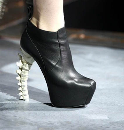 dsquared2 spine boots
